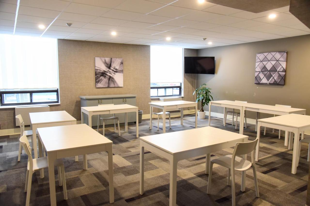 Days Inn By Wyndham Ottawa West Dış mekan fotoğraf